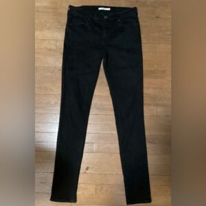 Levi black 711 women’s skinny jeans. Size W29 L32. Beautiful condition!